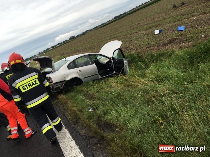 Zdjęcie w galerii na portalu naszraciborz.pl: 45-latek z passata wyprzedzał na łuku drogi. To doprowadziło do czołowego zderzenia wiadomości z regionu