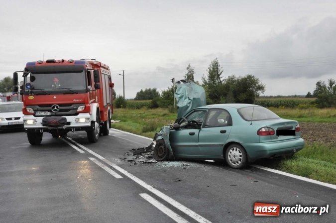 Zdjęcie w galerii na portalu naszraciborz.pl: 45-latek z passata wyprzedzał na łuku drogi. To doprowadziło do czołowego zderzenia wiadomości z regionu