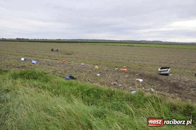 Zdjęcie w galerii na portalu naszraciborz.pl: 45-latek z passata wyprzedzał na łuku drogi. To doprowadziło do czołowego zderzenia wiadomości z regionu