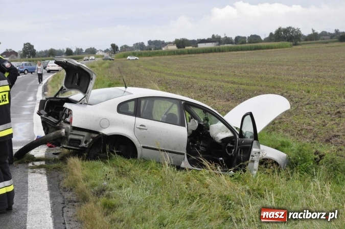 Zdjęcie w galerii na portalu naszraciborz.pl: 45-latek z passata wyprzedzał na łuku drogi. To doprowadziło do czołowego zderzenia wiadomości z regionu