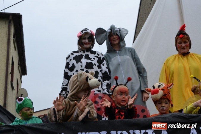 Zdjęcie w galerii na portalu naszraciborz.pl: Piratki z Karaibów na dożynkach w Roszkowie wiadomości z regionu