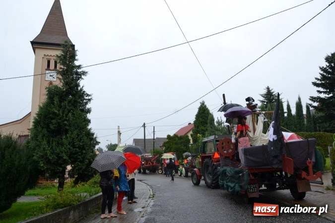 Zdjęcie w galerii na portalu naszraciborz.pl: Piratki z Karaibów na dożynkach w Roszkowie wiadomości z regionu