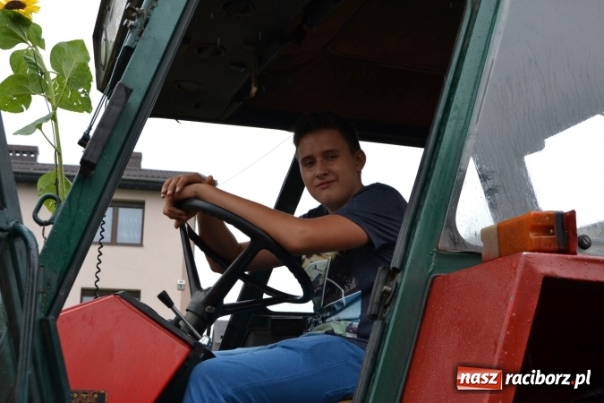 Zdjęcie w galerii na portalu naszraciborz.pl: Piratki z Karaibów na dożynkach w Roszkowie wiadomości z regionu