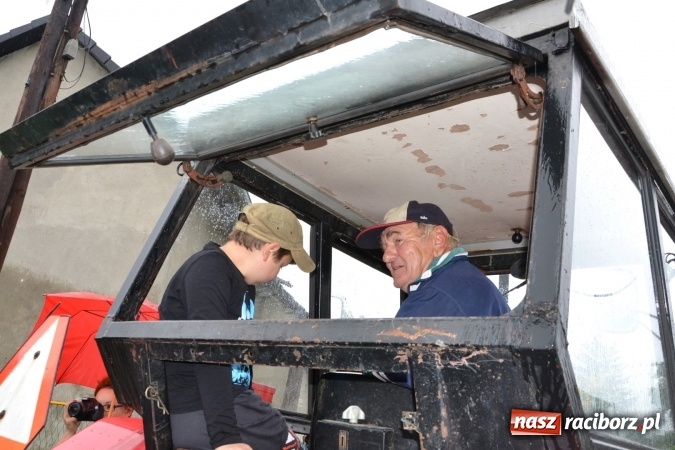 Zdjęcie w galerii na portalu naszraciborz.pl: Piratki z Karaibów na dożynkach w Roszkowie wiadomości z regionu