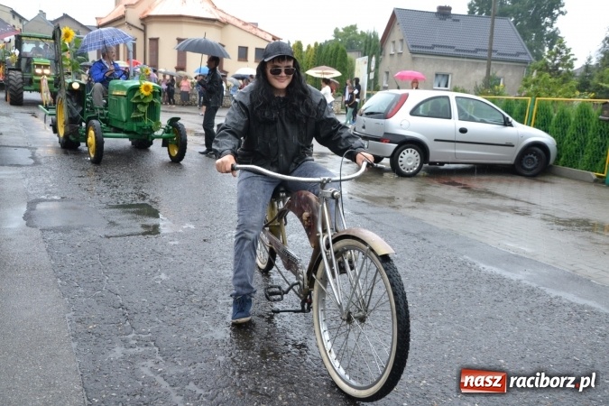 Zdjęcie w galerii na portalu naszraciborz.pl: Piratki z Karaibów na dożynkach w Roszkowie wiadomości z regionu
