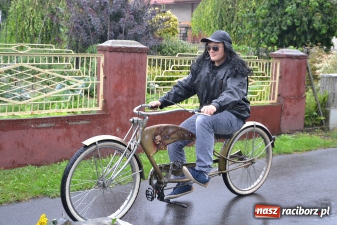 Zdjęcie w galerii na portalu naszraciborz.pl: Piratki z Karaibów na dożynkach w Roszkowie wiadomości z regionu