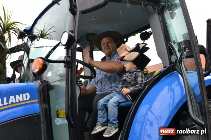 Zdjęcie w galerii na portalu naszraciborz.pl: Piratki z Karaibów na dożynkach w Roszkowie wiadomości z regionu