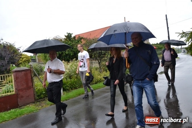 Zdjęcie w galerii na portalu naszraciborz.pl: Piratki z Karaibów na dożynkach w Roszkowie wiadomości z regionu