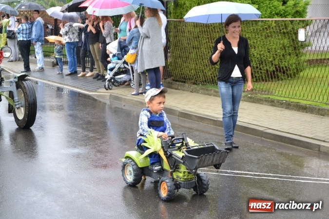 Zdjęcie w galerii na portalu naszraciborz.pl: Piratki z Karaibów na dożynkach w Roszkowie wiadomości z regionu