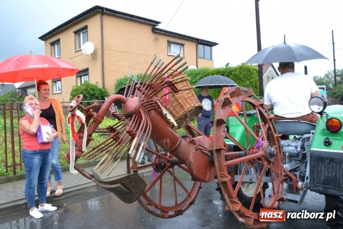 Zdjęcie w galerii na portalu naszraciborz.pl: Piratki z Karaibów na dożynkach w Roszkowie wiadomości z regionu