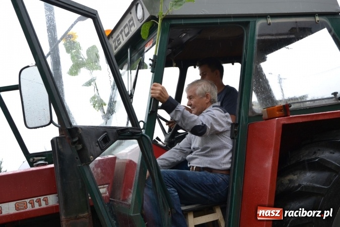 Zdjęcie w galerii na portalu naszraciborz.pl: Piratki z Karaibów na dożynkach w Roszkowie wiadomości z regionu