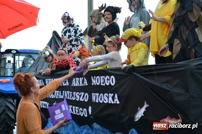 Zdjęcie w galerii na portalu naszraciborz.pl: Piratki z Karaibów na dożynkach w Roszkowie wiadomości z regionu