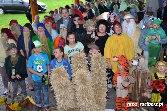 Zdjęcie w galerii na portalu naszraciborz.pl: Piratki z Karaibów na dożynkach w Roszkowie wiadomości z regionu