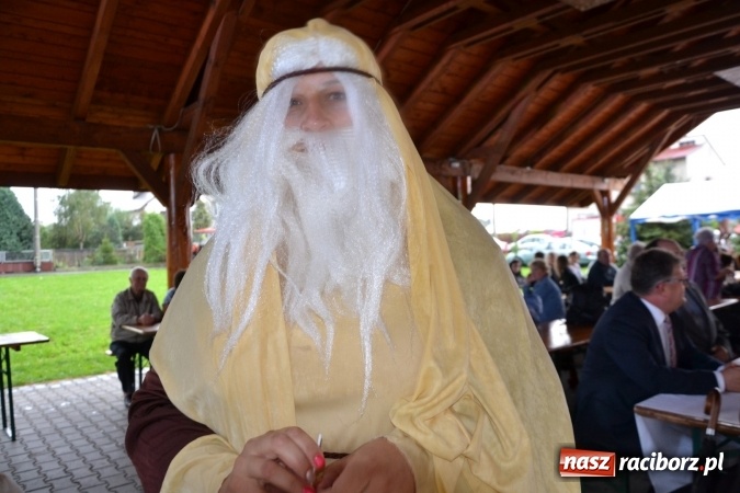 Zdjęcie w galerii na portalu naszraciborz.pl: Piratki z Karaibów na dożynkach w Roszkowie wiadomości z regionu