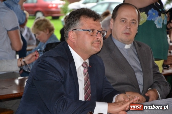 Zdjęcie w galerii na portalu naszraciborz.pl: Piratki z Karaibów na dożynkach w Roszkowie wiadomości z regionu