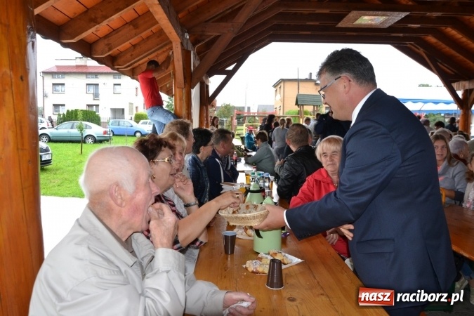 Zdjęcie w galerii na portalu naszraciborz.pl: Piratki z Karaibów na dożynkach w Roszkowie wiadomości z regionu