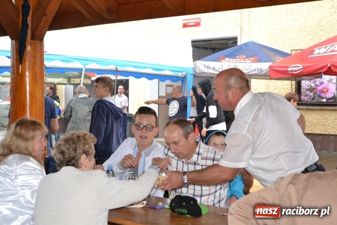 Zdjęcie w galerii na portalu naszraciborz.pl: Piratki z Karaibów na dożynkach w Roszkowie wiadomości z regionu