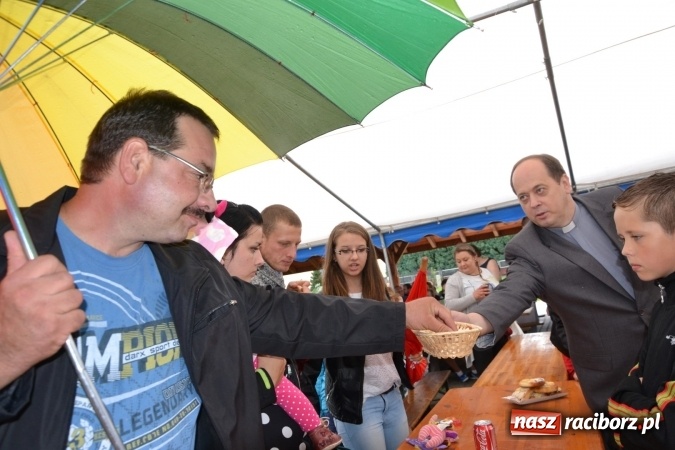 Zdjęcie w galerii na portalu naszraciborz.pl: Piratki z Karaibów na dożynkach w Roszkowie wiadomości z regionu