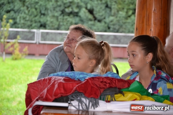 Zdjęcie w galerii na portalu naszraciborz.pl: Piratki z Karaibów na dożynkach w Roszkowie wiadomości z regionu