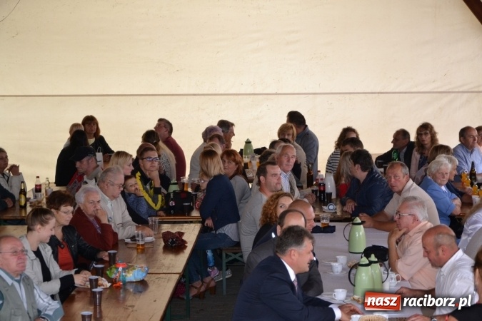 Zdjęcie w galerii na portalu naszraciborz.pl: Piratki z Karaibów na dożynkach w Roszkowie wiadomości z regionu