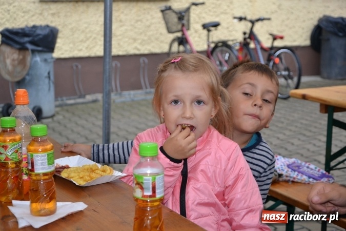 Zdjęcie w galerii na portalu naszraciborz.pl: Piratki z Karaibów na dożynkach w Roszkowie wiadomości z regionu