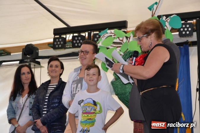 Zdjęcie w galerii na portalu naszraciborz.pl: Piratki z Karaibów na dożynkach w Roszkowie wiadomości z regionu