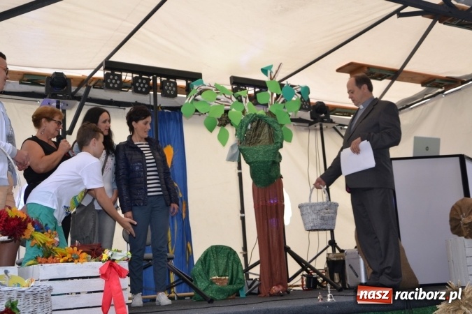 Zdjęcie w galerii na portalu naszraciborz.pl: Piratki z Karaibów na dożynkach w Roszkowie wiadomości z regionu
