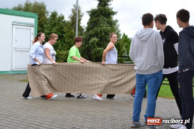 Zdjęcie w galerii na portalu naszraciborz.pl: Piratki z Karaibów na dożynkach w Roszkowie wiadomości z regionu