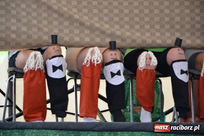 Zdjęcie w galerii na portalu naszraciborz.pl: Piratki z Karaibów na dożynkach w Roszkowie wiadomości z regionu