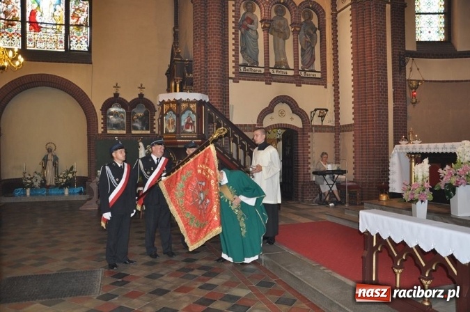 Zdjęcie w galerii na portalu naszraciborz.pl: OSP Kuźnia Raciborska z nowym sztandarem  wiadomości z regionu