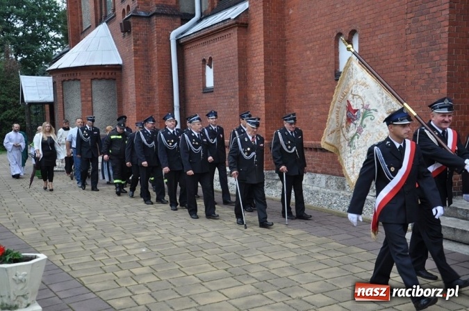 Zdjęcie w galerii na portalu naszraciborz.pl: OSP Kuźnia Raciborska z nowym sztandarem  wiadomości z regionu