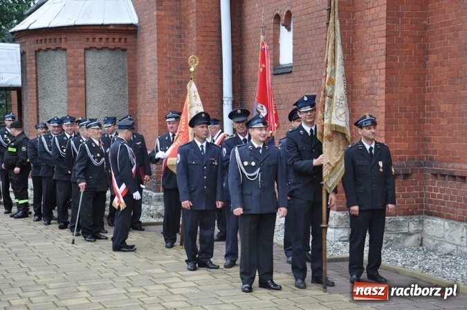 Zdjęcie w galerii na portalu naszraciborz.pl: OSP Kuźnia Raciborska z nowym sztandarem  wiadomości z regionu