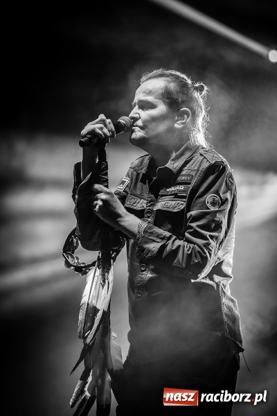 Zdjęcie w galerii na portalu naszraciborz.pl: Mocne zakończenie Memoriału - Wilki z Robertem Gawlińskim porwały tłumy! wiadomości z regionu