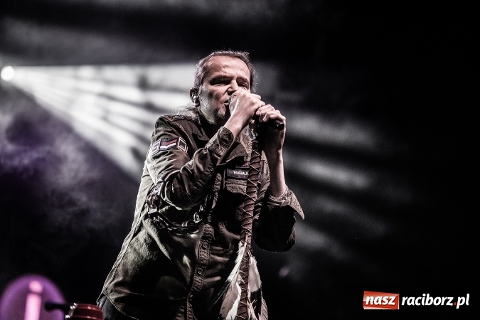 Zdjęcie w galerii na portalu naszraciborz.pl: Mocne zakończenie Memoriału - Wilki z Robertem Gawlińskim porwały tłumy! wiadomości z regionu