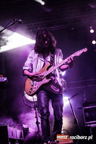 Zdjęcie w galerii na portalu naszraciborz.pl: Mocne zakończenie Memoriału - Wilki z Robertem Gawlińskim porwały tłumy! wiadomości z regionu