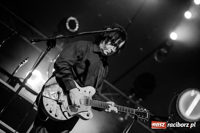 Zdjęcie w galerii na portalu naszraciborz.pl: Mocne zakończenie Memoriału - Wilki z Robertem Gawlińskim porwały tłumy! wiadomości z regionu