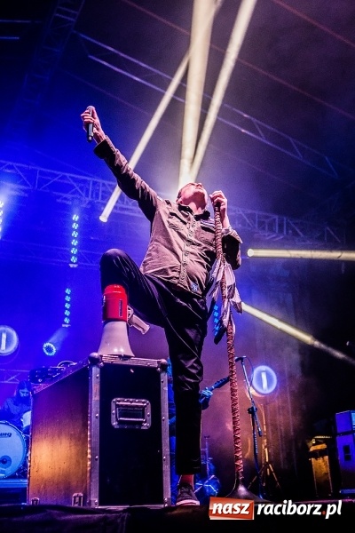 Zdjęcie w galerii na portalu naszraciborz.pl: Mocne zakończenie Memoriału - Wilki z Robertem Gawlińskim porwały tłumy! wiadomości z regionu