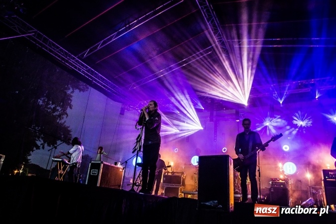 Zdjęcie w galerii na portalu naszraciborz.pl: Mocne zakończenie Memoriału - Wilki z Robertem Gawlińskim porwały tłumy! wiadomości z regionu