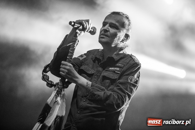 Zdjęcie w galerii na portalu naszraciborz.pl: Mocne zakończenie Memoriału - Wilki z Robertem Gawlińskim porwały tłumy! wiadomości z regionu