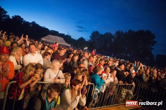 Zdjęcie w galerii na portalu naszraciborz.pl: Mocne zakończenie Memoriału - Wilki z Robertem Gawlińskim porwały tłumy! wiadomości z regionu