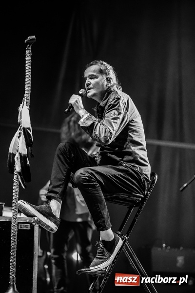 Zdjęcie w galerii na portalu naszraciborz.pl: Mocne zakończenie Memoriału - Wilki z Robertem Gawlińskim porwały tłumy! wiadomości z regionu