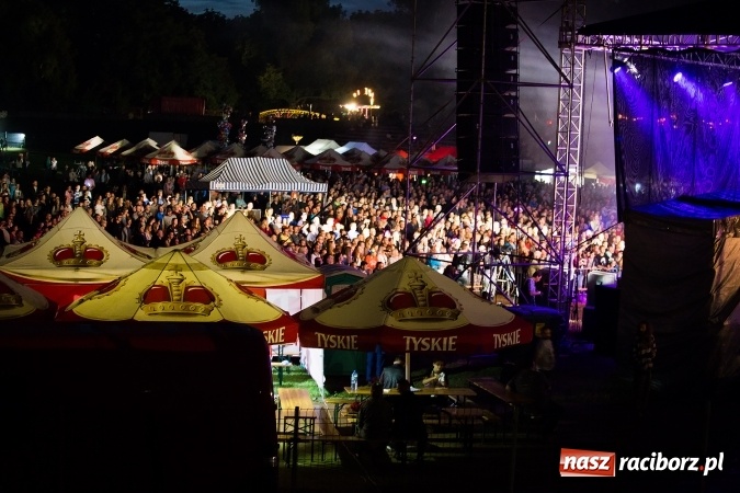 Zdjęcie w galerii na portalu naszraciborz.pl: Mocne zakończenie Memoriału - Wilki z Robertem Gawlińskim porwały tłumy! wiadomości z regionu