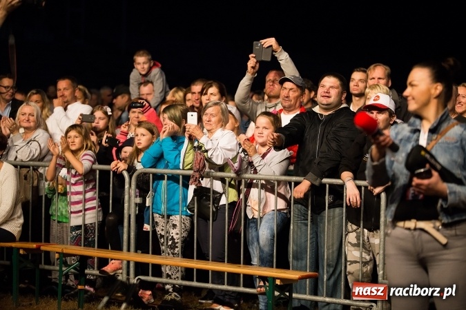 Zdjęcie w galerii na portalu naszraciborz.pl: Mocne zakończenie Memoriału - Wilki z Robertem Gawlińskim porwały tłumy! wiadomości z regionu