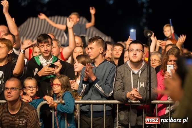 Zdjęcie w galerii na portalu naszraciborz.pl: Mocne zakończenie Memoriału - Wilki z Robertem Gawlińskim porwały tłumy! wiadomości z regionu