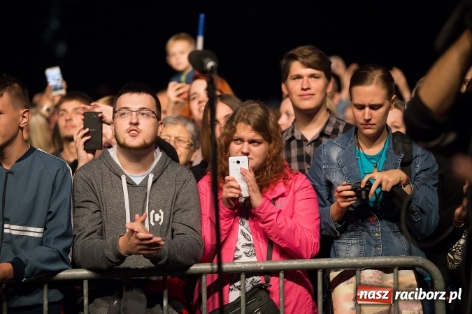 Zdjęcie w galerii na portalu naszraciborz.pl: Mocne zakończenie Memoriału - Wilki z Robertem Gawlińskim porwały tłumy! wiadomości z regionu