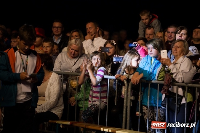 Zdjęcie w galerii na portalu naszraciborz.pl: Mocne zakończenie Memoriału - Wilki z Robertem Gawlińskim porwały tłumy! wiadomości z regionu