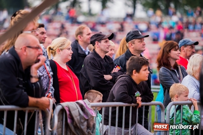 Zdjęcie w galerii na portalu naszraciborz.pl: Mocne zakończenie Memoriału - Wilki z Robertem Gawlińskim porwały tłumy! wiadomości z regionu