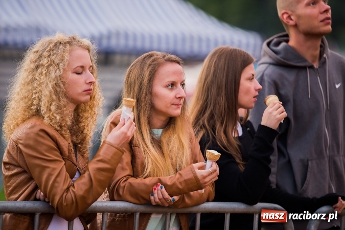 Zdjęcie w galerii na portalu naszraciborz.pl: Mocne zakończenie Memoriału - Wilki z Robertem Gawlińskim porwały tłumy! wiadomości z regionu