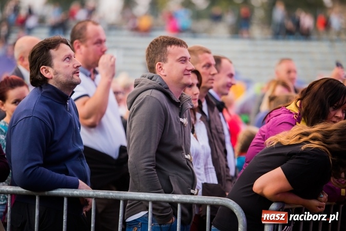 Zdjęcie w galerii na portalu naszraciborz.pl: Mocne zakończenie Memoriału - Wilki z Robertem Gawlińskim porwały tłumy! wiadomości z regionu