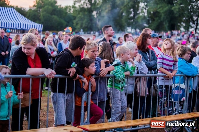 Zdjęcie w galerii na portalu naszraciborz.pl: Mocne zakończenie Memoriału - Wilki z Robertem Gawlińskim porwały tłumy! wiadomości z regionu